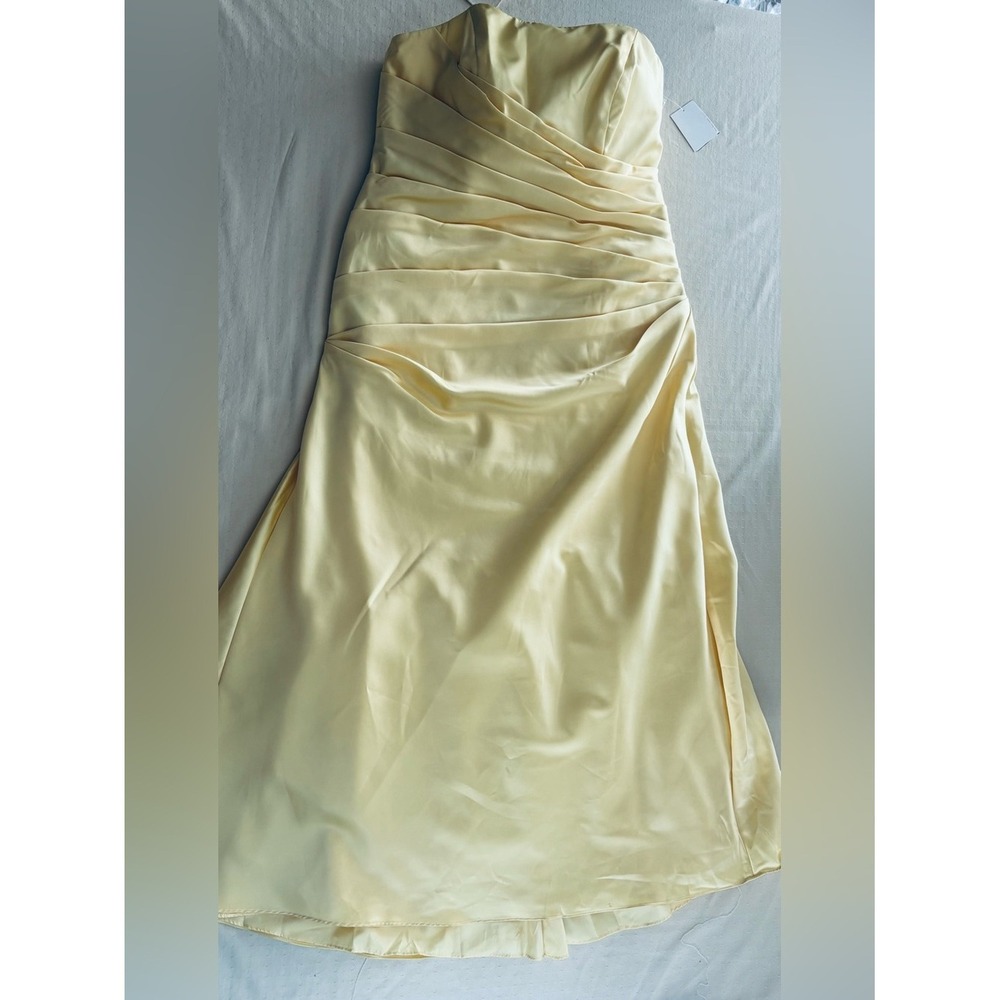 David's Bridal Pale Yellow Satin Strapless Draped Bodice Dress F13974 Size 16